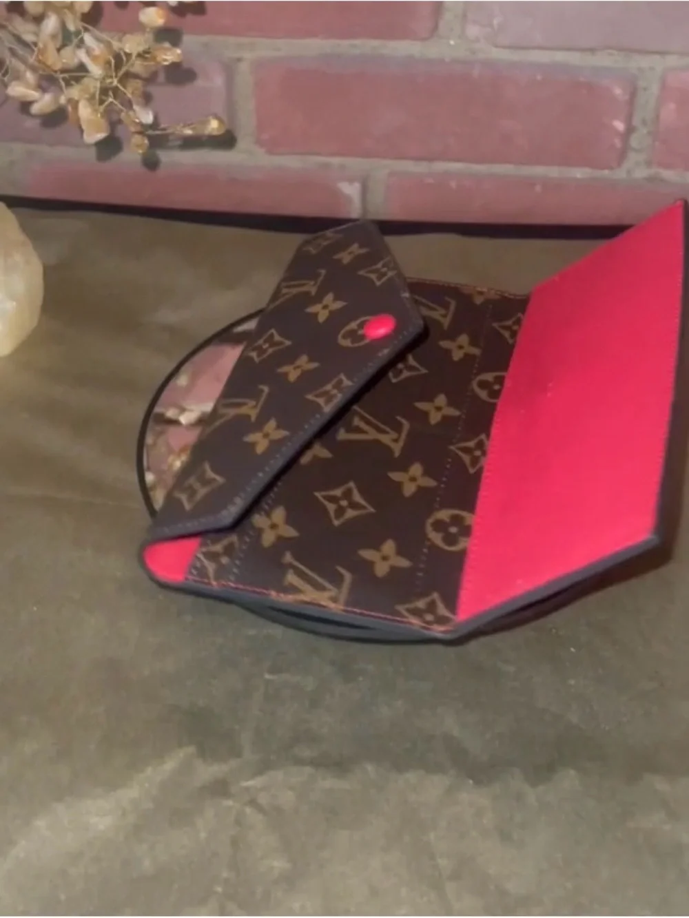 🔥Louis Vuitton 🔥Monogram 🔥Canvas Continental 🔥Wallet - Brown with Red Snap🔥